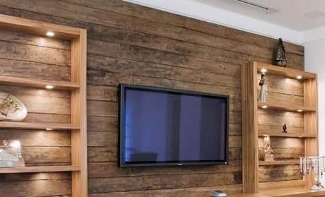 Decoração feita com madeira de demolição