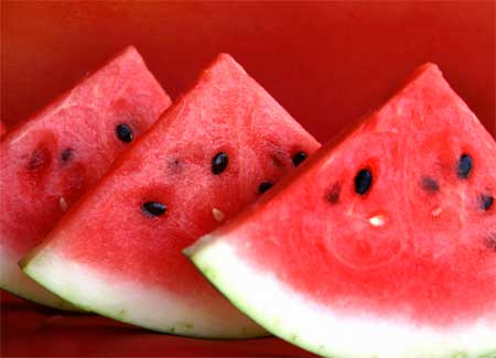 Alimentos que ajudam a desinchar o corpo