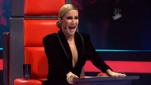 'The Voice Brasil': Claudia Leitte e a arte de imitar poses