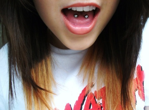 Existem diversos tipos de piercings para os lábios das mulheres (Foto: Divulgação)