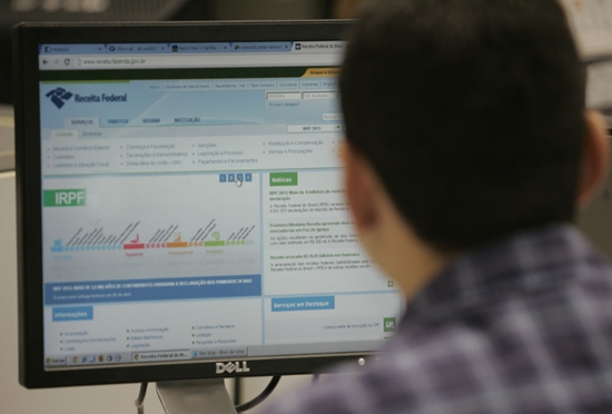 Você pode fazer tudo sem sair de casa, através da internet (Foto: Divulgação)