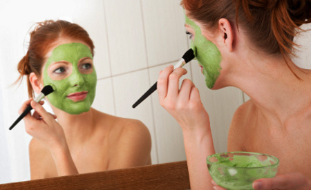 Máscaras caseiras para combater rugas com abacate apenas (foto ilustração)